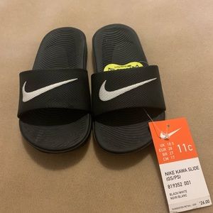 BRAND NEW NEVER WORN (Gs/Ps) Nike Kawa Slide